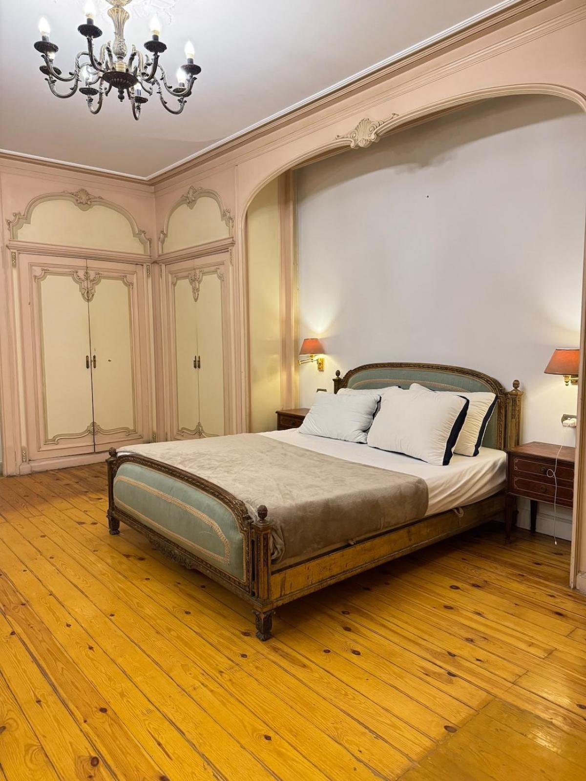 Prestigious Nilefront Luxury Apartment Cairo