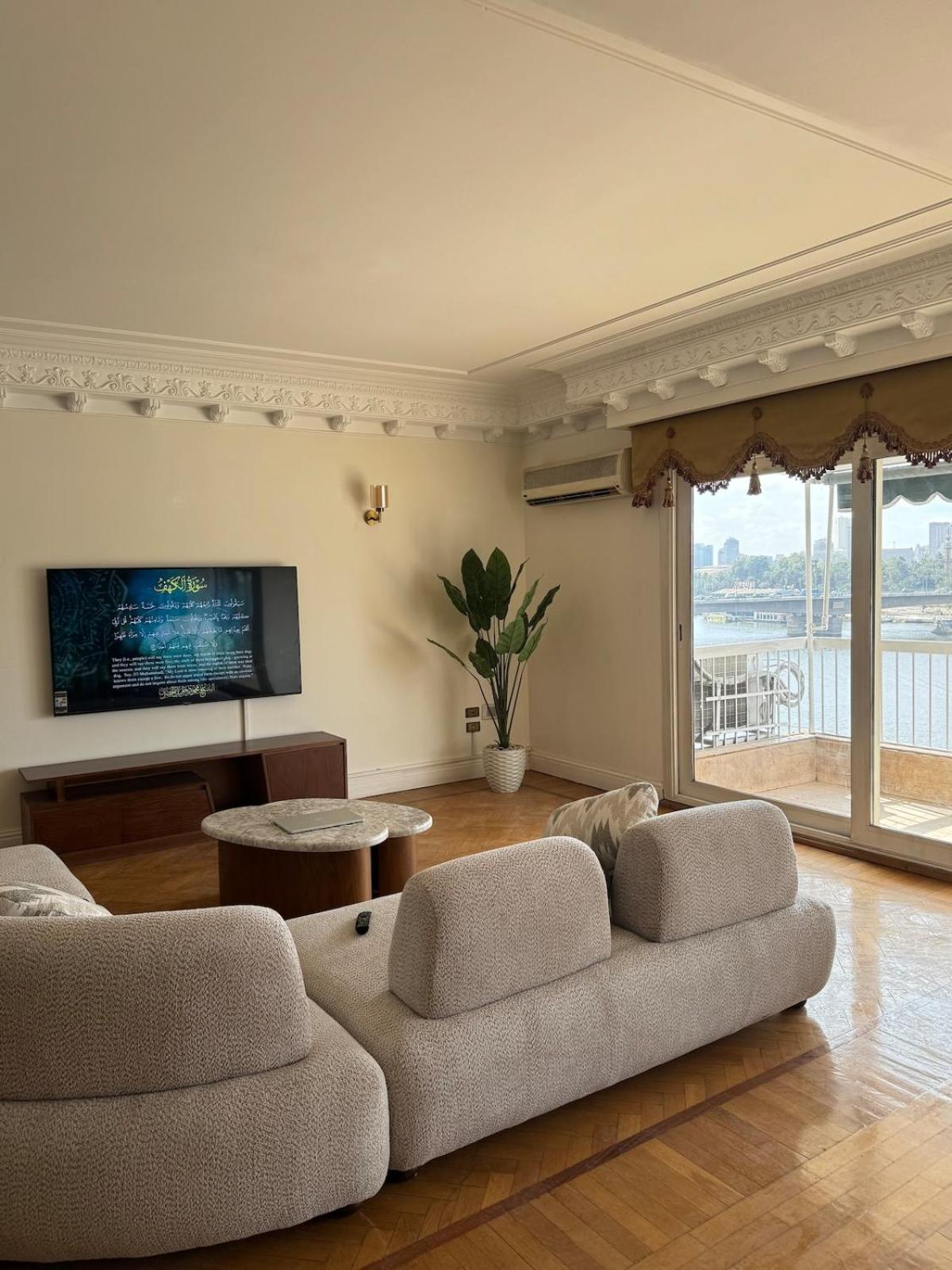 Prestigious Nilefront Luxury Apartment *