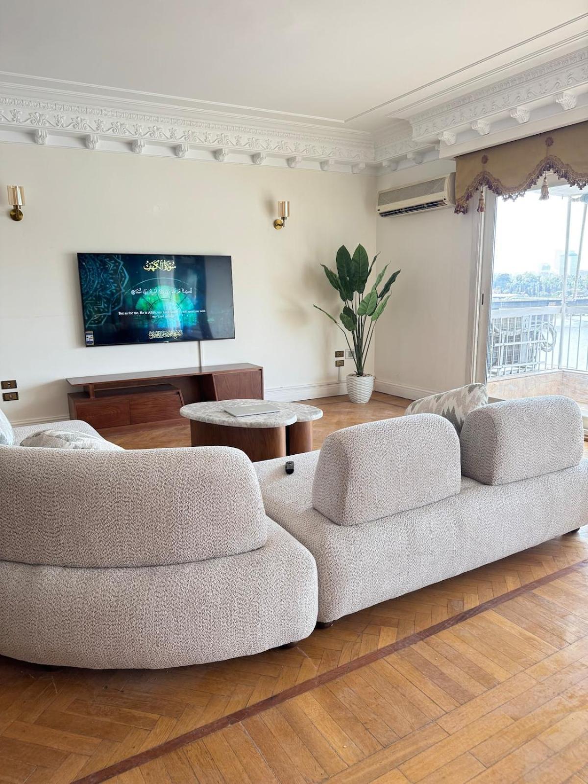 Prestigious Nilefront Luxury Apartment Cairo